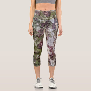 Grünbraune, getarnte Camouflage aus gebrühtem Holz Capri Leggings