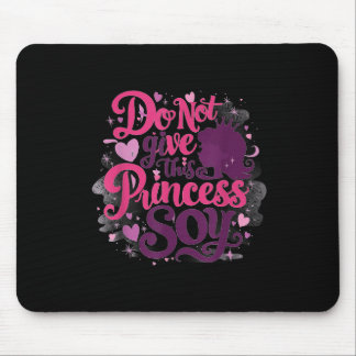 Grundschulprinzessin und die Soja-Allergie raus Mousepad