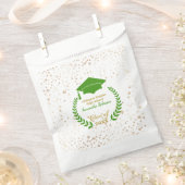 Grüne Abschlusskappe und Lorbeer-Abschlussfeier Geschenktütchen (Ausgeschnitten)
