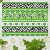 Grüne, abstrakte Zebraherzen und -Punkte Geschirrtuch (Gefaltet)