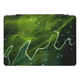 Grüne Algen und Wassereffekte iPad Pro Cover