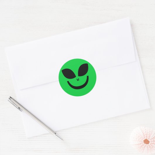 GRÜNE ALIEN FACE RUNDER AUFKLEBER (Umschlag)