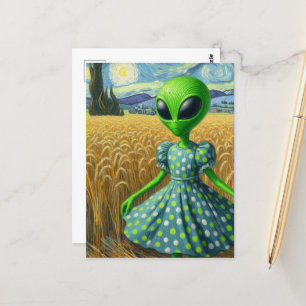 Grüne Alien in einem Weizenfeld Postkarte