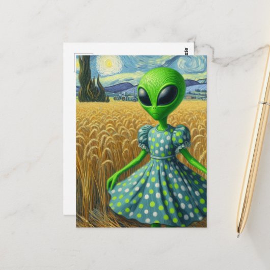 Grüne Alien in einem Weizenfeld Postkarte (Vorderseite/Rückseite Beispiel)