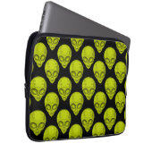 Grüne Alien Laptopschutzhülle (Vorne Rechts)
