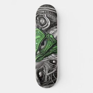 Grüne Alien mit degenerativen Linien Skateboard