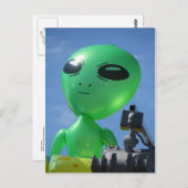 Grüne Alien Postkarte (Vorne/Hinten)