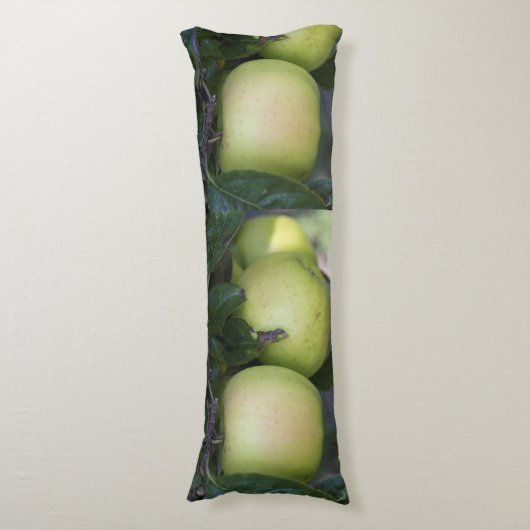 Grüne Äpfel Seitenschläferkissen (Vorderseite Vertikal)