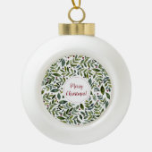 Grüne Aquarellfarben Saisonzweige und Beeren Keramik Kugel-Ornament (Vorderseite)