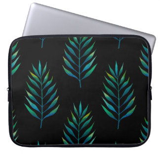 Grüne Aquarellpalme-Blätter auf schwarzem Hintergr Laptopschutzhülle