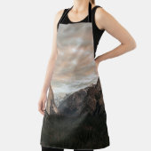 GRÜNE BÄUME IN DER NÄHE VON BROWN BERG UNTER DEM S SCHÜRZE (InSitu)