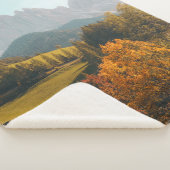GRÜNE BÄUME UND GRASS-FELD SHERPADECKE (3/4)