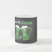 Grüne Beer St. Patrick's Day Mattierte Tasse (Vorderseite Links)
