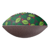 Grüne Blätter, rote Berries, Muster von Blätter Football (Gedreht 90)