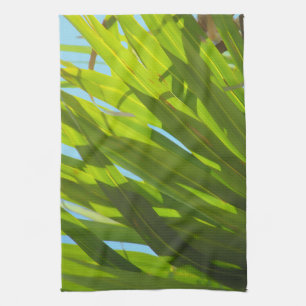 Grüne Blätter, Sonnenlicht und blauer Himmel Handtuch
