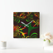 Grüne Blätter und gelbe, feuergefärbte Kurven Quadratische Wanduhr (Zuhause)
