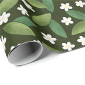 Grüne Blätter und weiße Blume über den grünen Hint Geschenkpapier (Rolleneckpunkt)