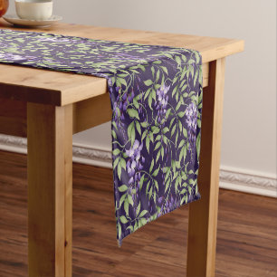 Grüne Blätter und Wisteria-Blumenmuster Kurzer Tischläufer