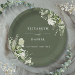 Grüne Blumen Elegante Olivenweg Grüne Hochzeit Pappteller<br><div class="desc">Elegante Blumengrün olivgrüne Hochzeitsplatte personalisiert mit Ihren Namen und besonderen Hochzeitsdatum. Entwickelt von Thisisnotme©</div>