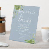 Grüne Blumenstrauß Blaue Signature Drinks Sockelschild (In SItu)