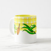 Grüne Bohnen und Bratpfannen Retro-Tasse Zweifarbige Tasse (Vorderseite Links)