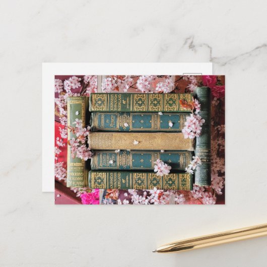 Grüne Bücher - rosa Blüten Postkarte (Vorderseite/Rückseite Beispiel)
