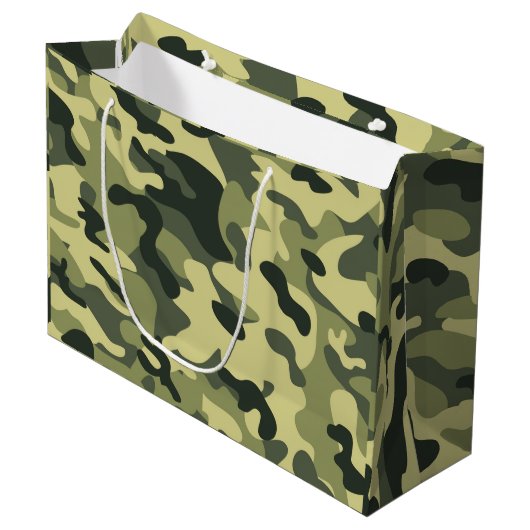 Grüne Camouflage Große Geschenktüte (Vorderseite Schrägansicht)