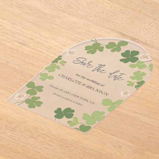 Grüne Clover Spring Wildblumen Hochzeit Acryleinladungen (Ablage )