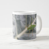 Grüne Cricket-Macro-Tasse Jumbo-Tasse (Vorderseite Rechts)