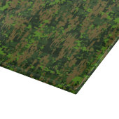 Grüne digitale Camouflage im Holzlandstil Schneidebrett (Ecke)