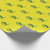 Grüne Dinosaurier auf gelbem Muster Geschenkpapier (Ecke)