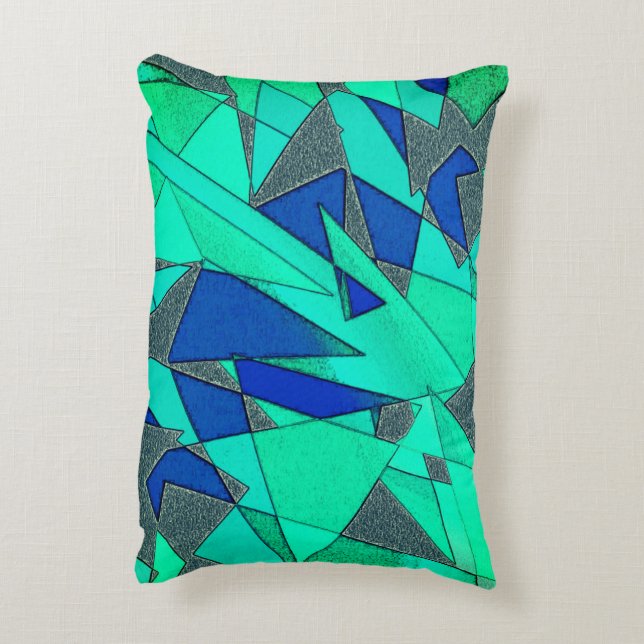 Grüne dreieckige Ausschnitte auf blauem Hintergrun Dekokissen (Rückseite(Vertikal))