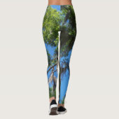 Grüne Eiche und blauer Himmel auf Leggings (Rückseite)