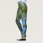Grüne Eiche und blauer Himmel auf Leggings (Links)
