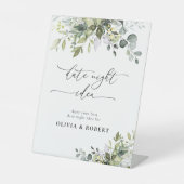 Grüne Eukalyptus Florale Datum Nacht Unterkunft Sockelschild (Vorderseite)