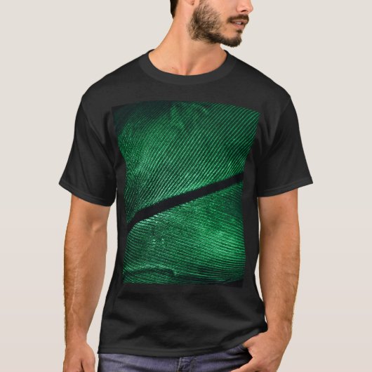 Grüne Feder, schöne Mustertextur. T-Shirt (Vorderseite)
