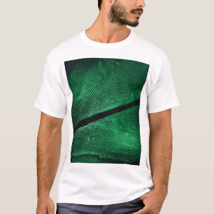 Grüne Feder, schöne Mustertextur. T-Shirt