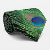 Grüne Federn mit schwarzer Neck-Tie Krawatte (Gerollt)