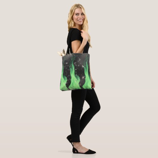 Grüne Flamme Tasche (Am Model)
