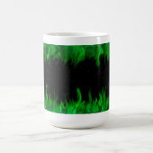 Grüne Flammen im Sternenhimmel Kaffeetasse (Mittel)