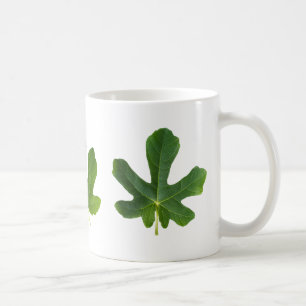 Grüne Flaschen, dicht abgeschieden auf weißem Hint Kaffeetasse