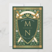 Grüne Florale Fantasy-Schwert-Schild-Monogramm-Hoc Einladung (Rückseite)