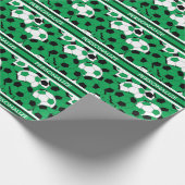 Grüne Fußball-Collage Geschenkpapier (Ecke)