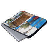 GRÜNE GEÖFFNETE PFLANZE NAHE WALL LAPTOPSCHUTZHÜLLE (Vorne Knopf)