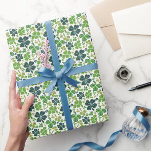 Grüne Glückskleeblätter St. Patrick`s Tag Geschenkpapier