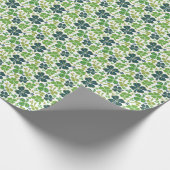 Grüne Glückskleeblätter St. Patrick`s Tag Geschenkpapier (Ecke)