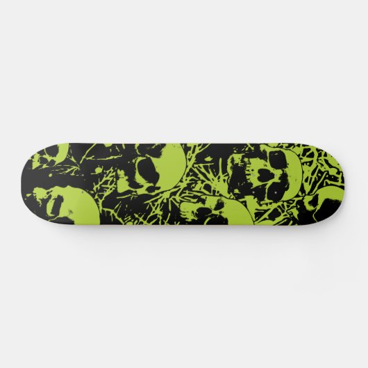 Grüne Grunge Skulls Skateboard (Horizontal)