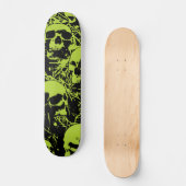 Grüne Grunge Skulls Skateboard (Vorderseite)