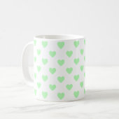 Grüne Herzen mit Tupfenmuster Kaffeetasse (Vorderseite Links)