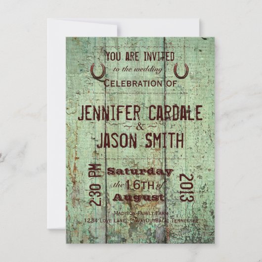 Grüne Hufeisenscheunen-hölzerne rustikale Hochzeit Einladung (Vorderseite)